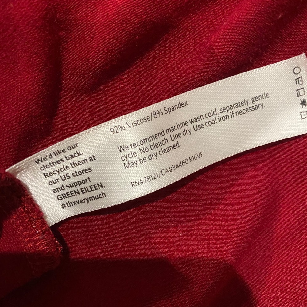 Red sleeveless dress